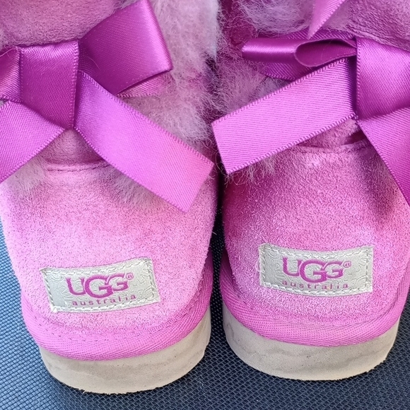 UGG Fuchsia Ankle Boots with Plush Lining - Picture 2 of 16